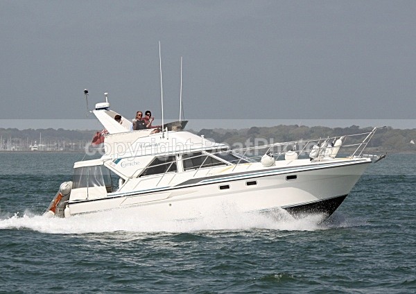 090502 CLEARWATER IMG_6546 - Flybridge Cruisers