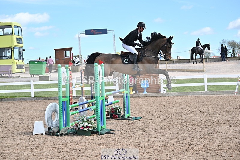 240418A-135602-03647 - Cls 13, 1 Star Bronze Tour 1.10m