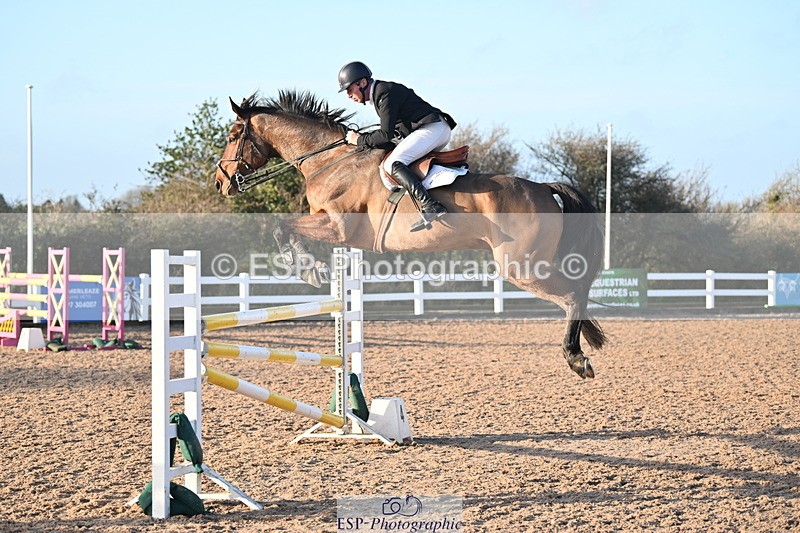 231210A-142226-02733 - Cls 21 Foxhunter & 1.20m Open