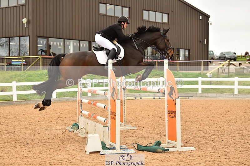 231122A-135014-00530 - Cls 5 Foxhunter & 1.20m Open
