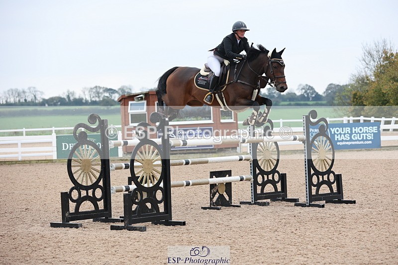 241101A-130737-01961 - FRI Cls 6 Foxhunter and 1.20m Open
