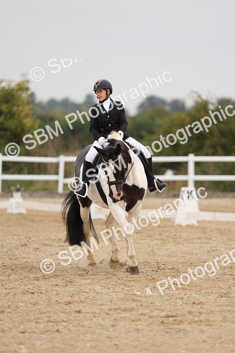 SBM_01575 - Class 9 - Novice 27 Champs