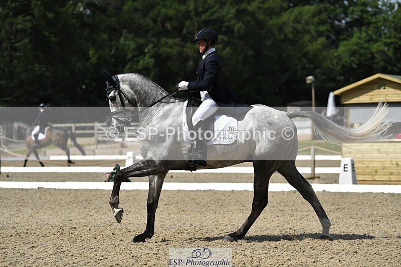 230525-105344-01815 - 316-D'ARTAGNAN-Tiana_Coudray-WEDTrotUp+DR