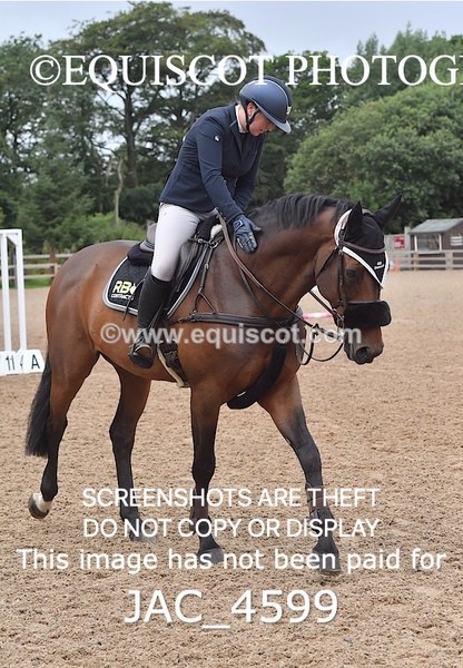 JAC_4599 - CLASS 7 Senior Foxhunter/ 1.20m Open