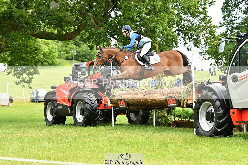 250525A-121126-16620 - D-402-Isabelle.Cook-CYMOON.F.Z