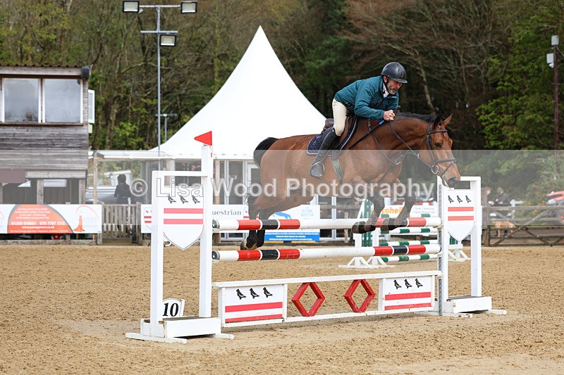 3E7A1746 - Class 7: Senior Newcomers/1.10m open