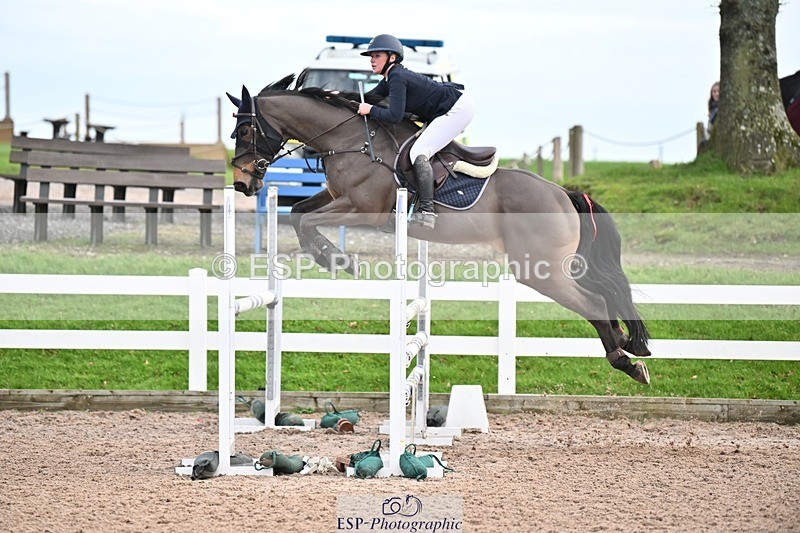 241206-130437-00900 - Cls 5 Newcomers and 1.10m Open