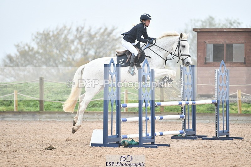 241102A-113619-04344 - SAT Cls 9 British Novice and 90cm Open