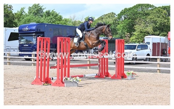 BPP_1077 - CLASS 4 FRI Newcomers/ 1.10m Open