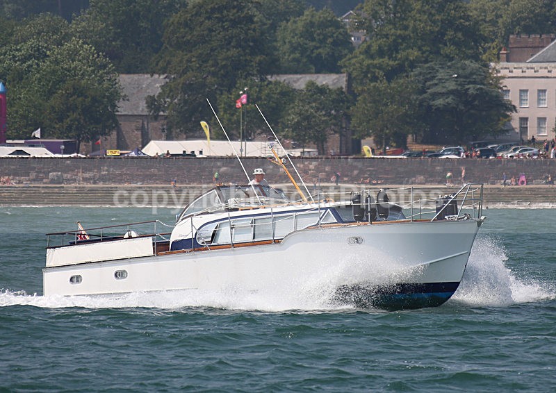 130721 LOULY WT7A0869 - Motorboats - Open
