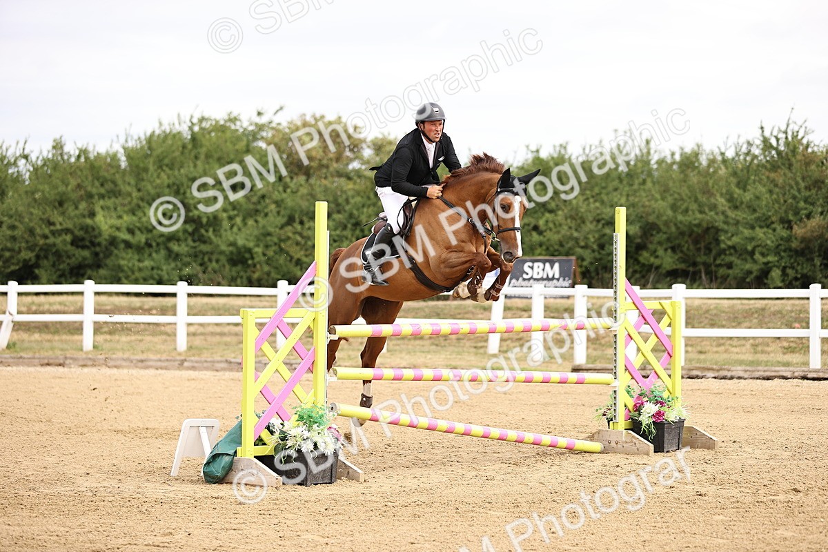 SBM_009547 - Class 8 - Senior Newcomers - 1.10  Open