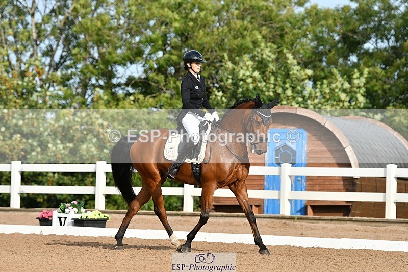 250906-092850-00354 - 040-Rianne.FultonSunset.Mojito