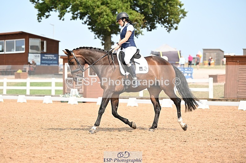 250816-141240-05045 - 052-Marcela.PomphreyLinkeltje.DE.J