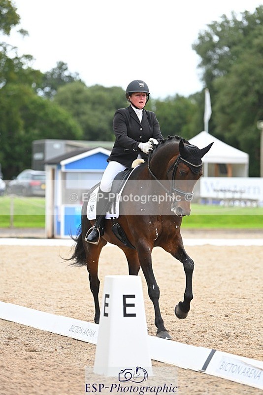 230813-175716-08787 - Cls 14 Medium Silver 16.45 to End