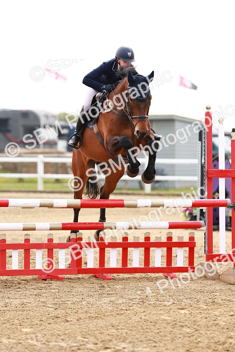  - Class 17 - Senior 1.05m