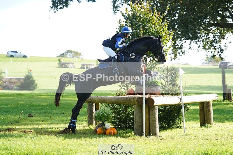 231020-110102-06869 - 056-WILLOW.BDA-Lisa.Maynard-XC