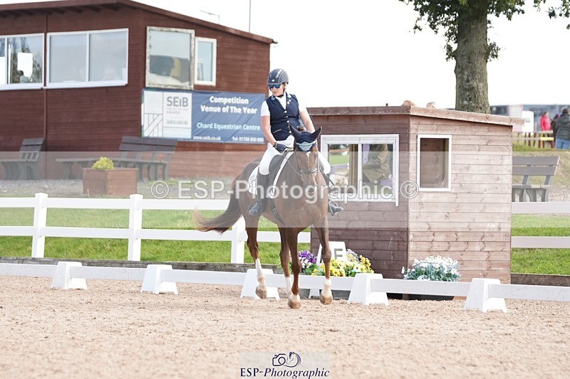 250906-104312-01544 - 006-Verity.PerryVogue