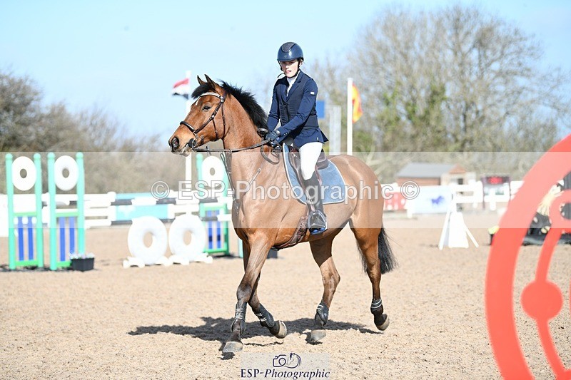 250330-104141-06220 - Cls 32 British Novice and 90cm