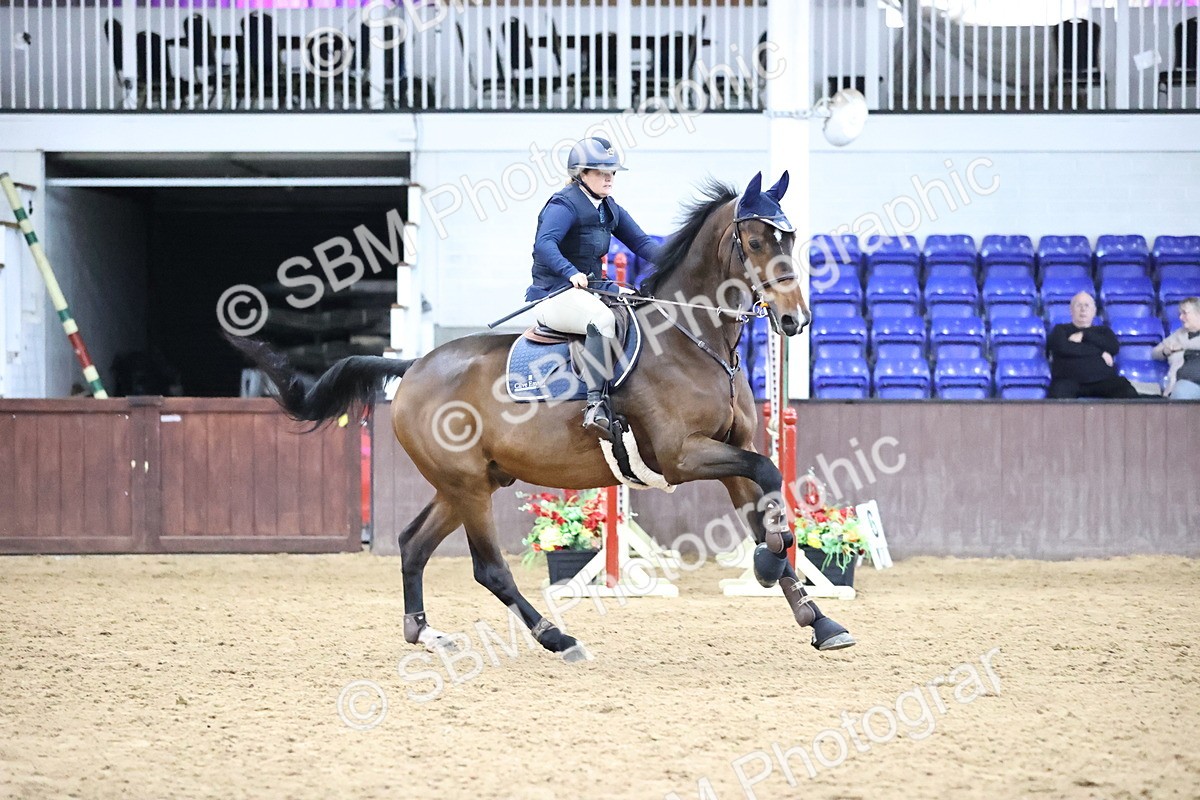 SBM_001805 - Class 4 - Senior Newcomers - 1.10m Open