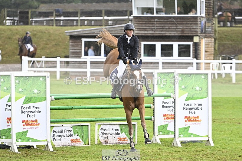 250831A-132352-10502 - Cls 37 Snr 1.35m Grand Prix