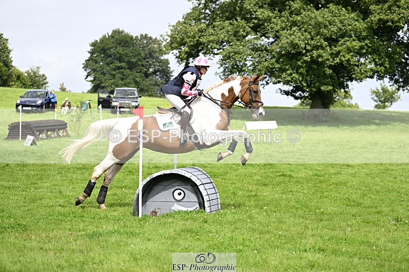 240804-152949-18282 - 657-Althea_Bleekman-SHOVERN_ON_ICE