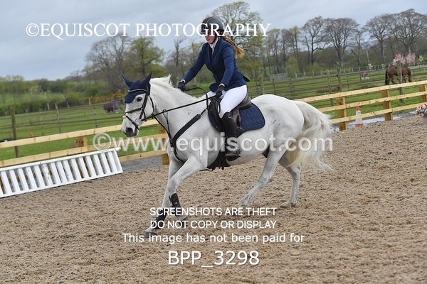 BPP_3298 - CLASS 14 SUN Senior BritiNovice/ 90cm Open