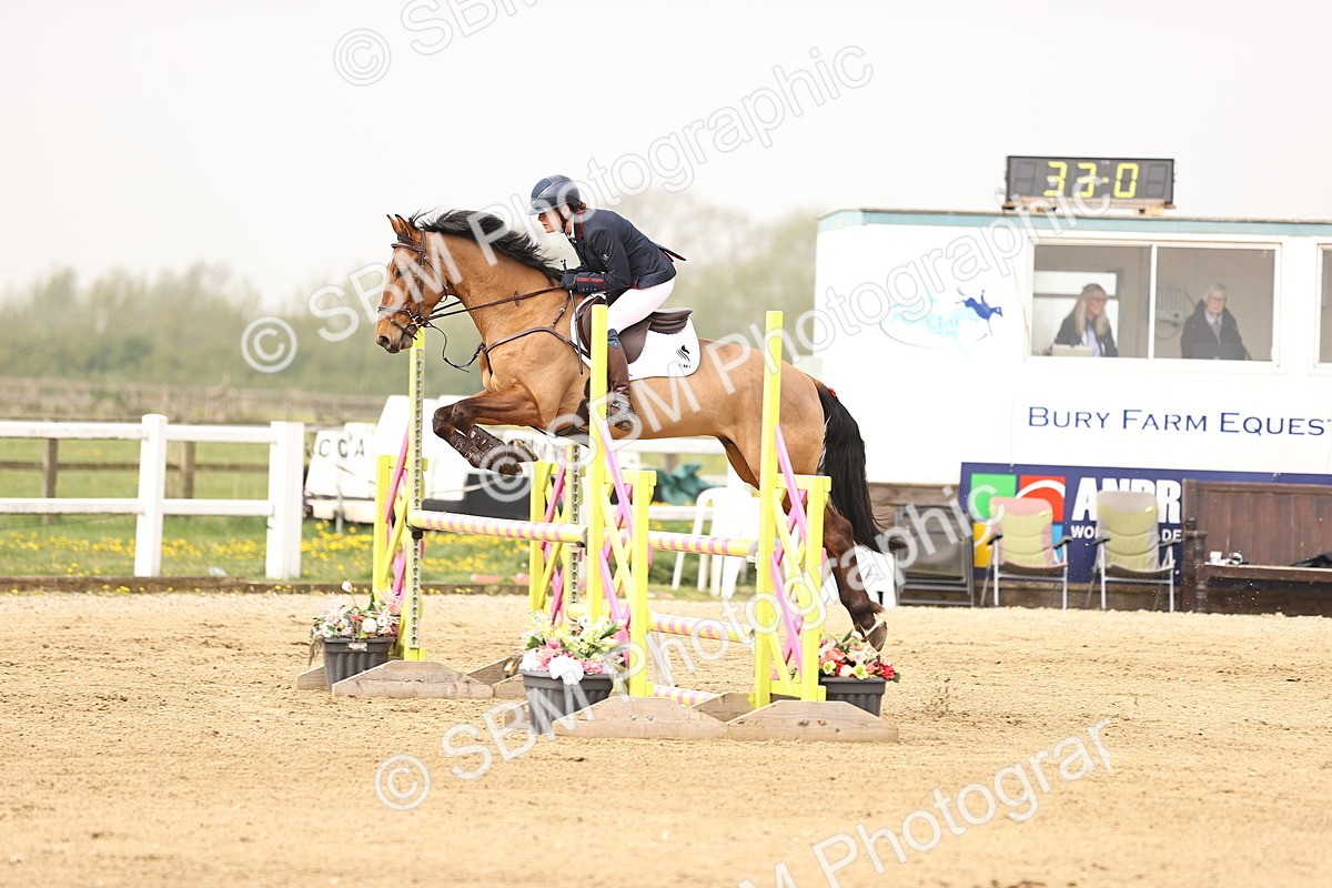  - Class 15 - Senior British novice - 90cm
