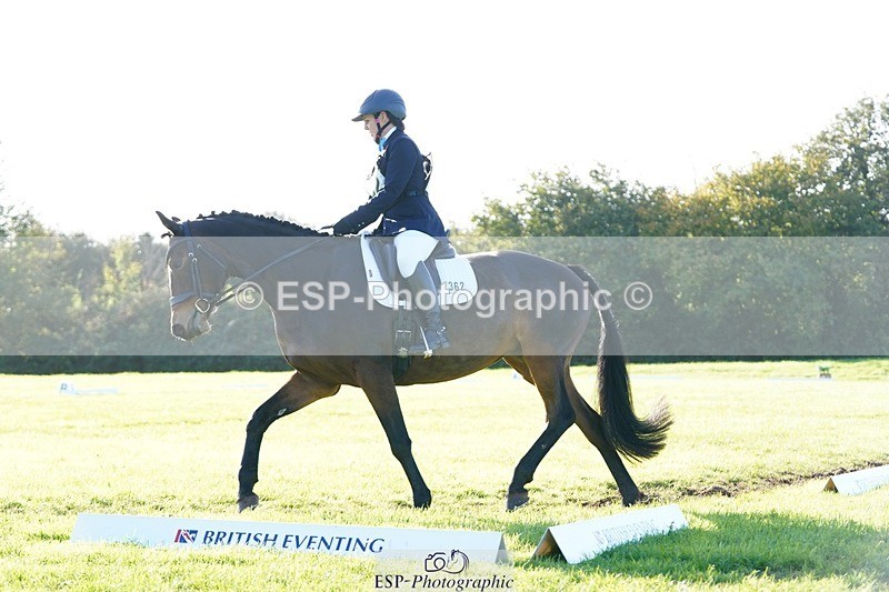 241025-104018-06046 - 362-Vicky.Stacey-HIGHDALE.AUTUMN.SUNRISE