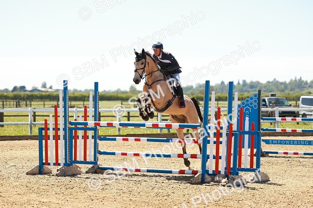 SBM_001215 - Class 4 - Senior Newcomers 1.10m
