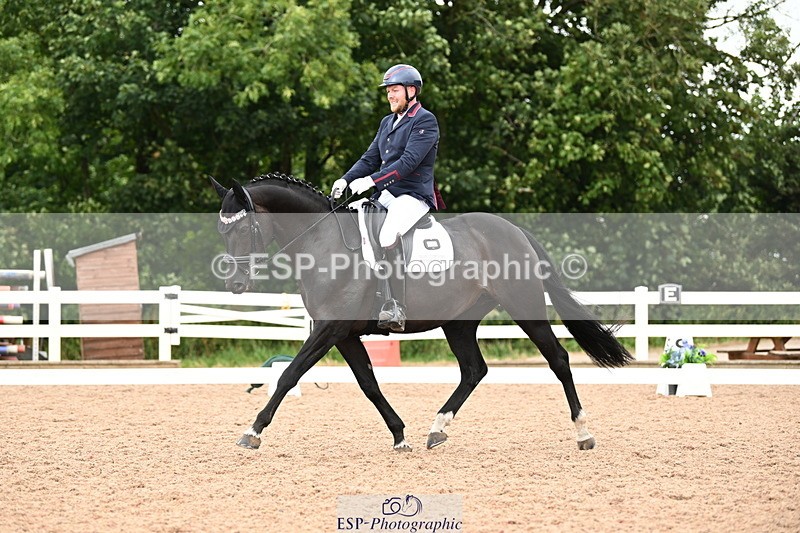 240815A-145703-02128 - 171-Martyn.Humphrey-Isabeau.May