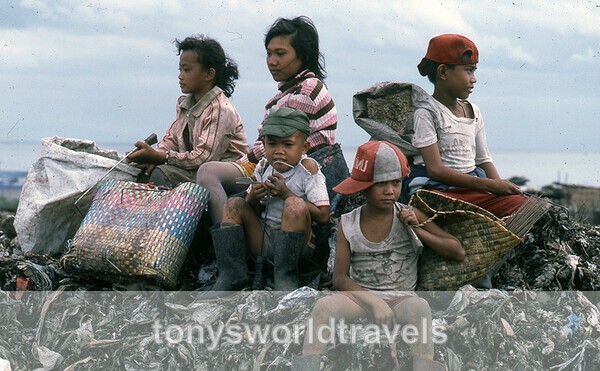 Children of Smokey Mountain, Tondo, Manila,  Philippines, 1986 - Children