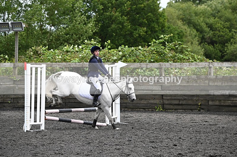 WJ6_0036 - Class 13 Novice 60cm
