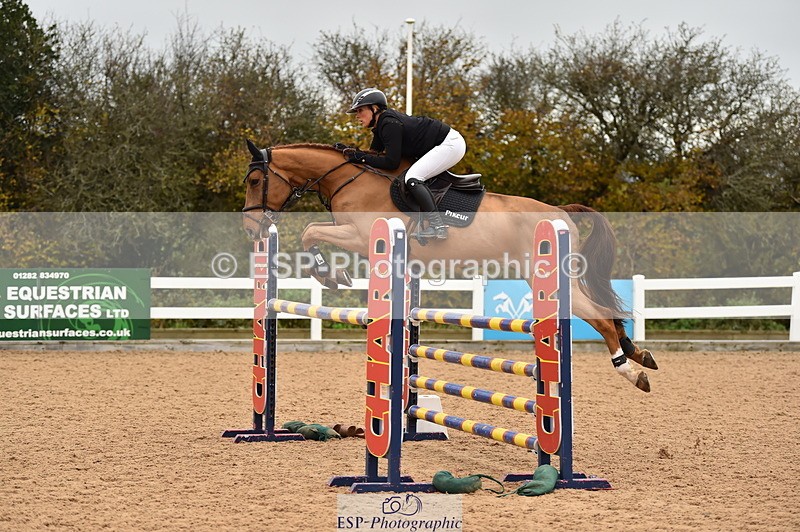 231122A-134232-00488 - Cls 5 Foxhunter & 1.20m Open