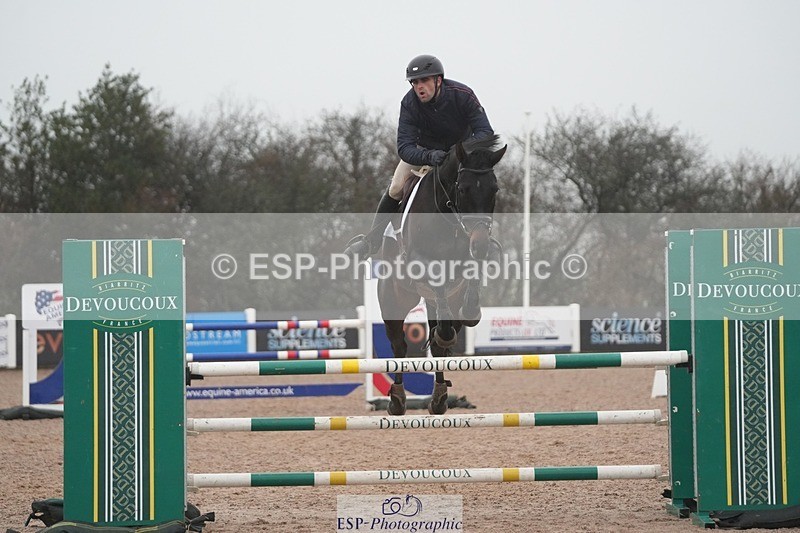 251207-122910-02060 - Cls 20 Snr Newcomers and 1.10m