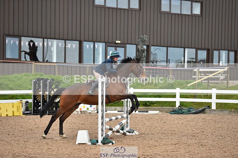 240423A-163354-00176 - 70cm