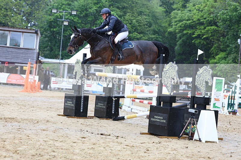 3E7A7541 - Class 9: Senior 1.30m open