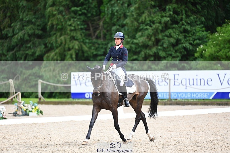 240524-155941-10669 - 540-OPPOSITION_HERALDIK_GIRL-Kirsty_Chabert