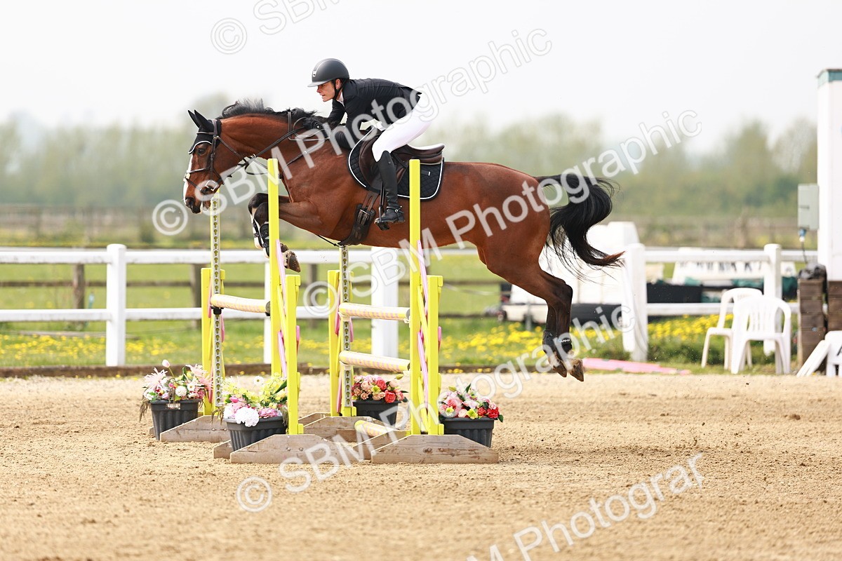  - Class 17 - Senior 1.05m