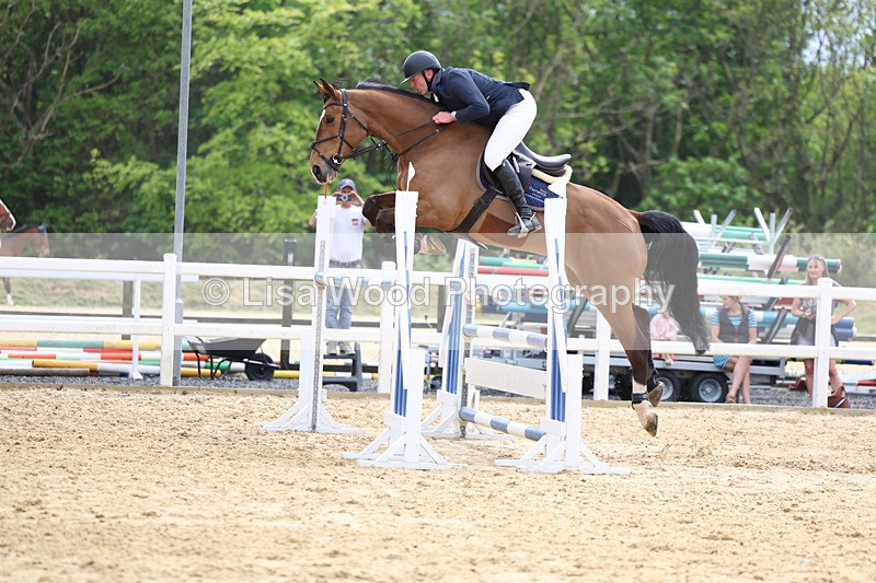 3E7A7658 - Class 8: Senior Foxhunter/1.20 open