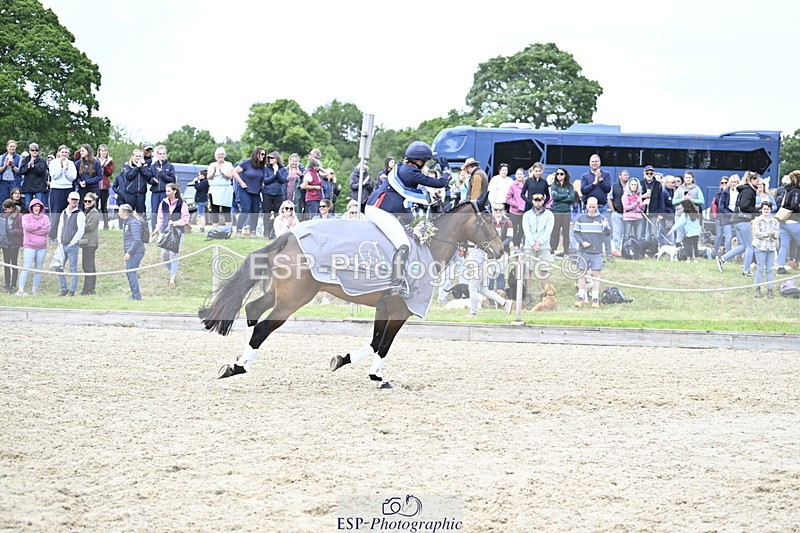 250525A-161700-18694 - Presentations Section C CCI 2 Star Long