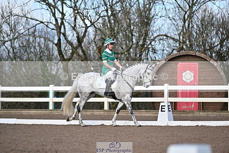 241214-111821-01363 - 105-Janine.Paterson-Machas.Grey