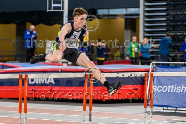 CombiMast25-914004 - Track Male Set One