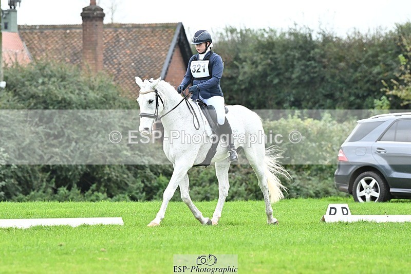 241024-120103-02591 - 321-Hannah.Underhill-DONBEG.GREY