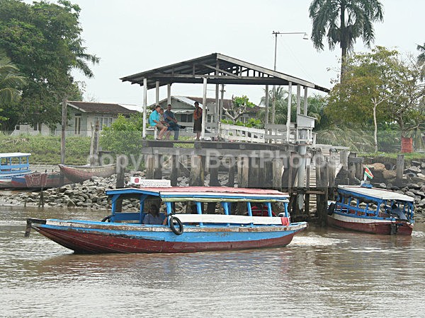 070119 Water Taxis on Suriname River - ATLANTIC CROSSING 2006