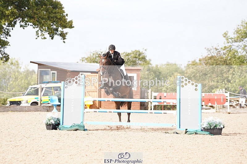 241004A-134456-00678 - Fri 03 Snr Newc & 1.10m Open