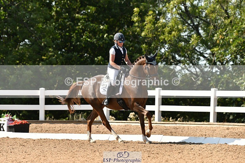 250817-154842-11346 - 214-Verity.PerryVogue