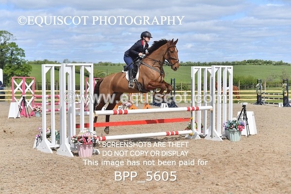 BPP_5605 - CLASS 24 SUN Senior BritiNovice/ 90cm Open