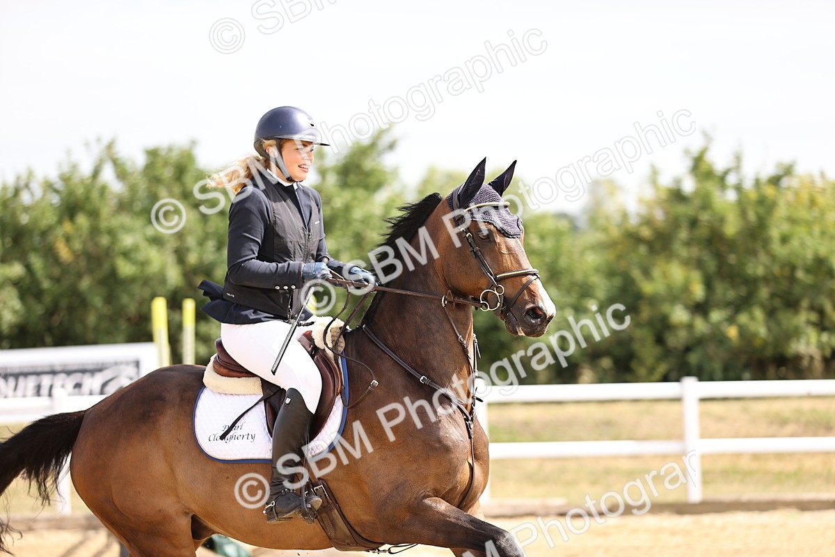 SBM_009627 - Class 8 - Senior Newcomers - 1.10  Open