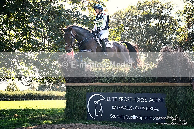 XC 031026 2071a - Equestrian