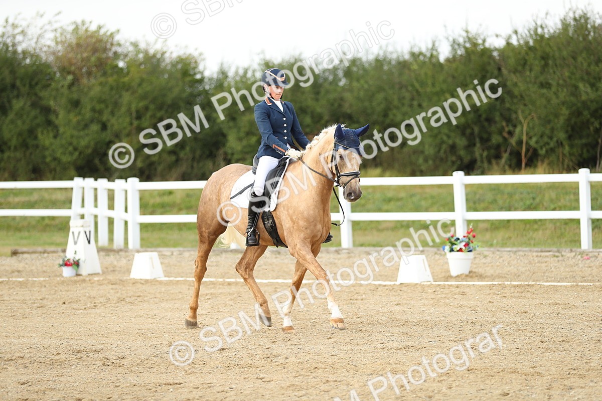 SBM_018498 - Class 14 - Novice 23 - 15.16-16.19